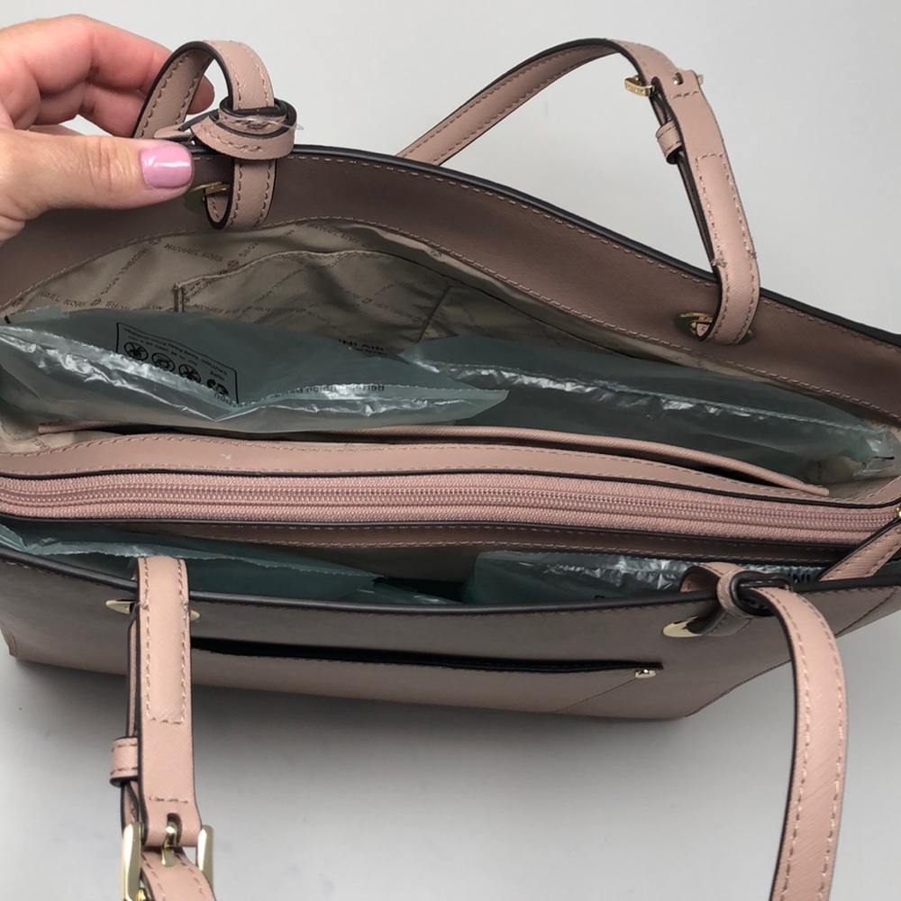 Nwt Michael kors Medium tote fawn - Picture 5 of 11